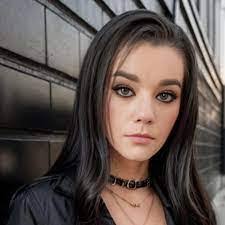 Rachel Conn's Instagram, Twitter & Facebook