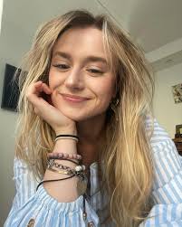 This beautiful city girl has a couple of job interviews today! Wish her  luck!! #citygirls #gogetem