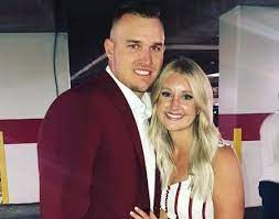 Mike trout's wife jessica cox mike trout's girlfriend loves this dog a lot and frequently shares pictures of her. Jessica Cox Wiki Mike Trout S Wife Age Biography Family Kids More