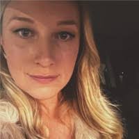 Samantha Thurston's Instagram, Twitter & Facebook