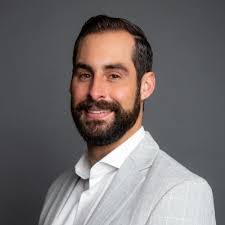 Lynn Tenney's Instagram, Twitter & Facebook