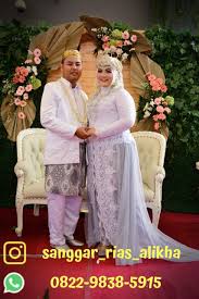 Kalau dilaksanakan, pakaian yang dikenakan calon pengantin perempuan tetaplah syar'i dan sesuai dengan urutan siraman pada pernikahan adat jawa. Rias Pengantin Adat Jawa Padang Sunda Makasar Ciganjur Cipedak