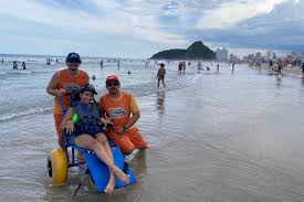 Praia Acessível fecha o verão com recorde de atendimentos e relatos emocionantes