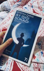 Ay Isigi Sokagi Kitap Incelemesi Kitap Listeleri Kitap Onerileri