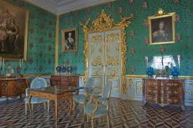 Photo Pictures St Petersburg Russia Peterhof Palace Palace Room Suburbs August Green Grand Foto Image Photogra St Petersburg Russia St Petersburg Green Rooms