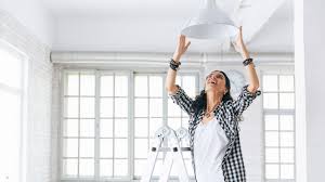 Wer schon einmal versucht hat, eine lampe an einer gipsdecke bzw. Lampen Anbringen Tipps Fur Die Schnelle Montage