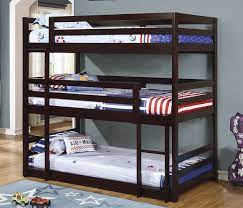 Una soluzione geniale per chi necessita un divano ma anche di posti letto aggiuntivi. Letto A Castello Per Tre Bambini E Possibile I Consigli Dei Pro