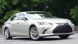 Specifically, for around $2,700 more, a lexus buyer can get a sizable combined epa mpg estimate of 40 mpg for the hybrid, versus 24. 2019 Lexus Es The Daily Drive Consumer Guide