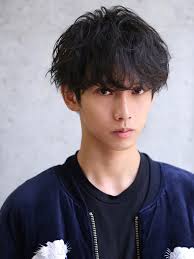 マッシュヘアが似合う顔ってどんな男性実は誰でも似合う万能ヘアだった
