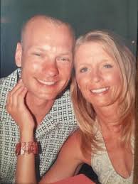 Darlene Kuznik's Instagram, Twitter & Facebook