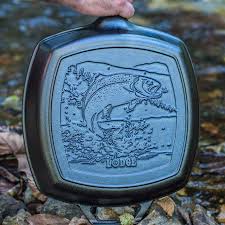 The Lodge Cast Iron Wildlife Series 10 5 Inch Square Grill Pan With A Trout Cast Iron Cooking Lodge Cast Iron Cast Iron