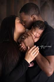 Newborn posing | how to pose parents during a newborn shoot come with me behind the scenes as i share with. Newborn Baby Photoshoot Ideas With Parents Newborn Baby