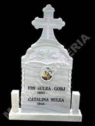 Se pune apa rece pana cand vedeti ca aproape se umple butoiul. 52 Monumente Funerare Ideas Monumente Cruce Cimitir