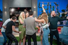 Hollywood game night combines hollywood celebrities, game show contestants and some trivia games. Celebrity Game Night Ka8e Pempth Stis 21 00 Sto Mega Me Th Smaragda Karydh In Gr