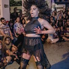 Tenho cara de metida até você assistir meus stories. Karoline Lima Home Facebook