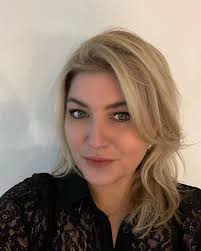 En Blond meer Blond het meest Blond Deze kleur blijft altijd mooi Deze  stijl, tijdloos en stijlvol Net als deze tijd van het jaar If it fits it  fits 😍