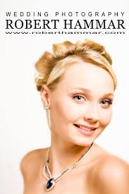 Brud på hotell och lättklädda tjejer i nattklubb