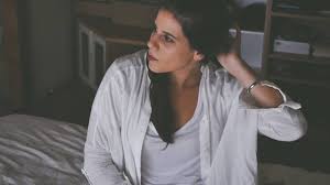În această perioadă, este practic inutilă lupta împotriva producția prea activă de secreții sebacee duce la blocarea canalelor, apariția ectimiei. Scurgeri Maronii Ce Inseamna Mami Si Copilul