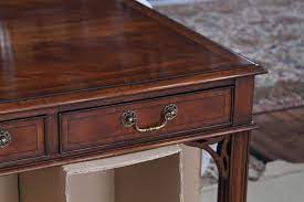 Finden sie ihren 100 kaschmir pullover herren im umfangreichen sortiment von mahogany. Antique Style Mahogany Writing Desk Higher End Reproduction