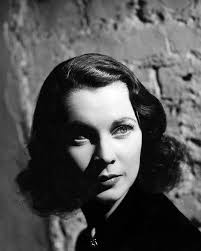 Vivien Leigh by John Vickers, 1945 ✨ . . . #vivienleigh #ВивьенЛи #ویوین_لی  #johnvickers #portrait #laurenceolivier #scarlettohara #gonewiththewind  #oldhollywood #oldhollywoodstars #hollywood #glam #oldhollywoodglamour  #actress #cinema #theatre ...