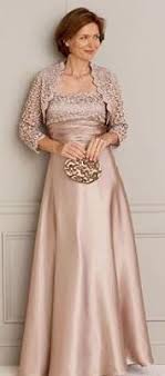 La gran variedad de productos, junto a la originalidad de los regalos y la personalidad de la pareja hacen de la elección de los detalles para los. Vestidos Para La Madre De La Novia Buscar Con Google Vestidos De Fiesta Vestido De Fiesta Senora Vestidos Bodas De Oro