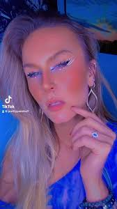 Shawna Archer's Instagram, Twitter & Facebook