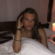 You're the most beautiful creature to walk this earth, another said. Damian Hurley 17 Bears A Striking Resemblance To His Mum Elizabeth 54 As He Shares A Selfie Daily Mail Online