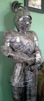 Suit Of Armor Oldworldpottery Oldworldpotteryofwichitafalls Wichitafalls Texas Suitof Armor Armor Suit Art Old World Metal Artwork Gothic Home Decor