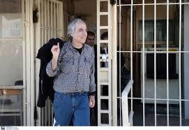 Με απεργία πείνας απαντά στην αναλγησία του εοππυ ο πατέρας της μικρής μαρίας απο την πάτρα που εδώ και χρόνια βρίσκεται καθηλωμένη στο κρεβάτι εξαιτίας μιας σπάνιας ασθένειας. Koyfontinas Synexizw Thn Apergia Peinas Mexri Th Dikaiwsh
