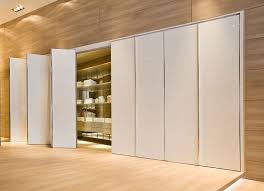 Epingle Par Tan Chit Wan Sur Interior Dresser And Wardrobe Cloison Amovible Cloison Modulable Et Porte Placard Pliante