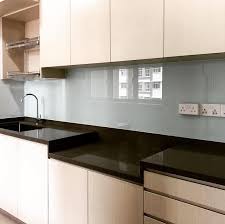 Devotion zest custom blend this modern cabin keeps its rustic charm with exposed wood beams while a glass tile backsplash creates a focal point for the kitchen in an open floor plan. Kitchen Glass Backsplash Supplier Singapore