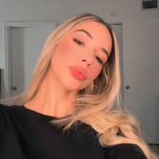 Elizabeth Ellinger (@elizabeth_ellinger) • Instagram photos and videos