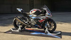 Aqui reunimos a experiência das pistas, onde o registo automático de voltas gps m e o design se unem em perfeita. New Bmw M1000rr Is Your 212hp Track Weapon