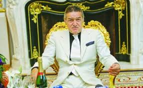 Din păcate, pentru el, hao xiaoyang, doar filma întrecerea de la universitatea shanxi, ajungând la linia de sosire, după 23 de secunde de la start, înaintea tuturor sportivilor. Gigi Becali L A Iertat Pe Huidu Intr Un Mod Foarte Ciudat Ziarul National