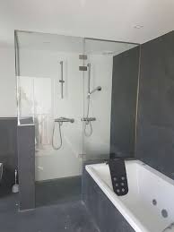 douchecabine met wand op muur badkamer douchecabine badkamer inspiratie