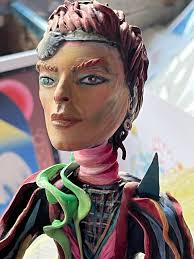 Canton artist makes gift for Kourtney Kardashian and Blink-182 drummer