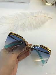 They compliment all your petite features and don't overpower your face. Pin On á´‡Êá´‡á´¡á´‡á´€Ê€