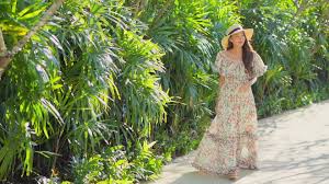 As the title indicates, it depicts a woman walking through a garden. Young Asian Woman Walks In The Garden 1625398 Stock Video At Vecteezy