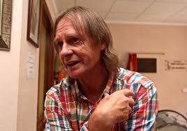 David Russell, guitarrista: “El placer de tocar es lo más importante tanto  si somos profesionales como aficionados”