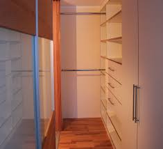 Vom eckschrank, einbauschrank oder schrank unter der dachschräge, wir haben tolle schrankideen aus der werkstatt. Begehbarer Kleiderschrank Schreinerei Burkhardt