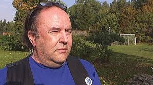 Utesluten SD-ordförande: ”Jag offrar mig och sitter kvar”