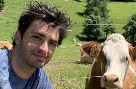 We asked championship-winning crew chief Dean "Guido" Antonelli of Ron  Capps Racing, and he took us inside the belly of the beast that is an NHRA  Funny Car.  https://www.autoweek.com/racing/nhra/a61701594/what-exactly-makes-nhra-funny-car-blow-up  ...