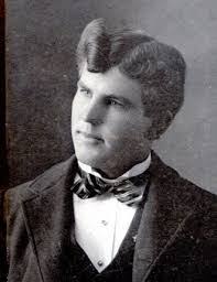 Lee Dillingham's Instagram, Twitter & Facebook