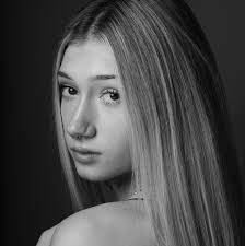 Emily DeVault (@emily._devault) • Instagram photos and videos