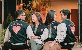 Check spelling or type a new query. 10 Potret So Sweet Kedekatan Pemeran Cinta Buta Di Belakang Kamera
