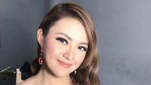 Di negara asalnya, nama baby shima sudah dikenal dan semakin terkenal karena aktif bernyanyi di smule, bahkan ada yang menyebutnya sebagai ratu smule. Kronologis Baby Shima Ngamuk Di Acara Aliff Syukri