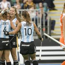 Y este sábado en rosario recibieron su justo premio, un nuevo título mundial. Las Leonas Campeonas Una Sana Costumbre