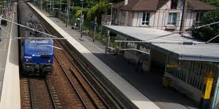 En raison d'un mouvement de grève national mardi 24 septembre 2019, les temps périscolaires, restauration et garderie, ne pourront pas être assurés ce même jour dans les écoles maternelles et élémentaires de la ville de nevers. Yvelines Greve Trafic Ralenti Sur Les Lignes Sncf Mardi 24 Septembre Temps Reel 78