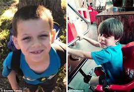 Cậu bé 8 tuổi mất khả năng vận động và ngôn ngữ