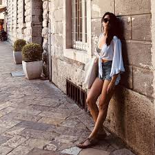 Funda eryiğit, 1 mart 1984 tarihinde hollanda'nın zwolle şehrinde dünyaya gledi. Funda Eryigit Turkishwomen